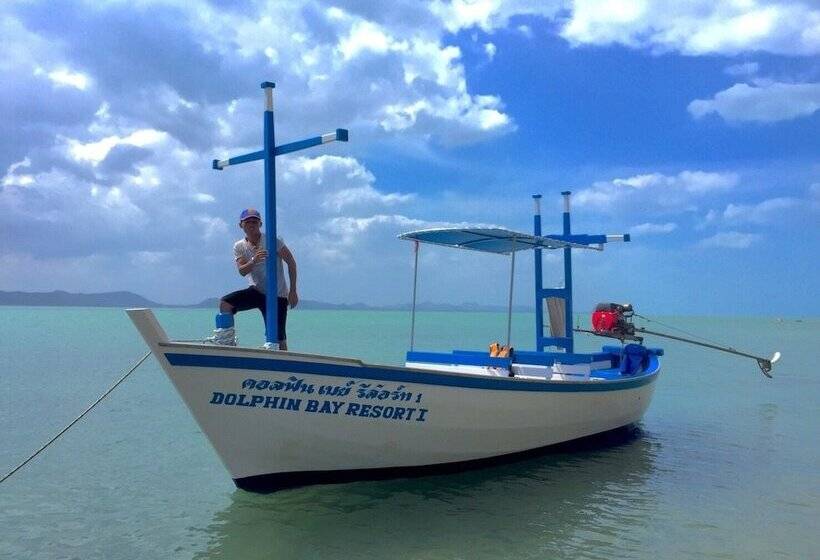 Отель Dolphin Bay Beach Resort