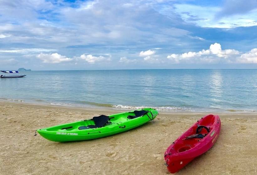 Отель Dolphin Bay Beach Resort