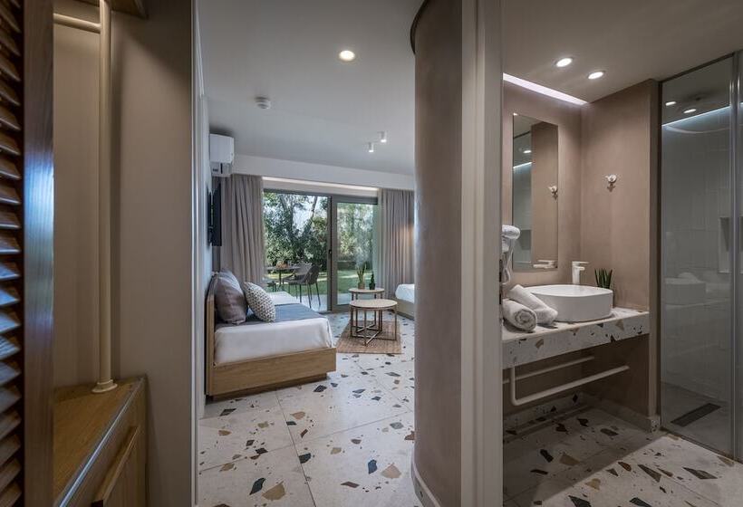 هتل Egeo Easy Living Resort