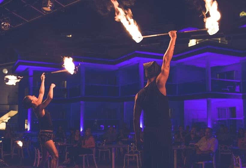 Отель Garcia Resort & Spa  Ultra All Inclusive