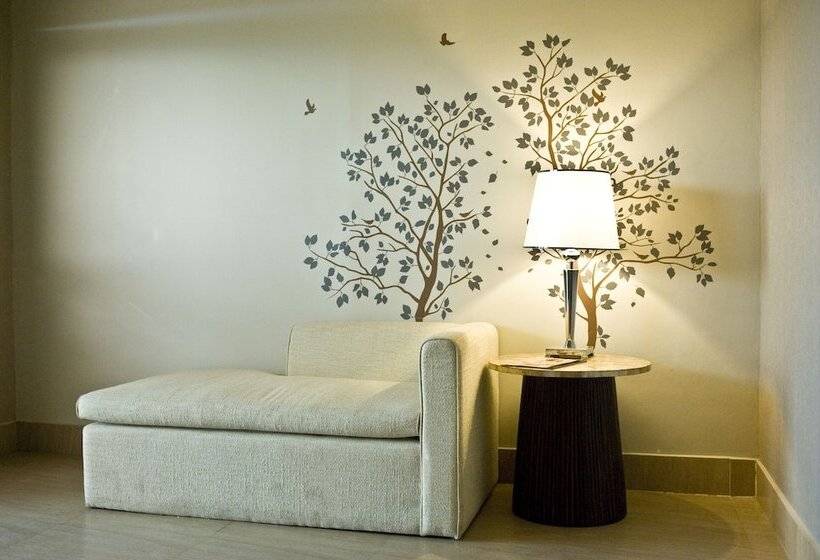 Goldberry Suites & Hotel Mactan