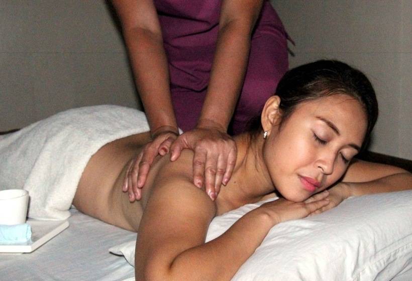 Goldberry Suites & Hotel Mactan