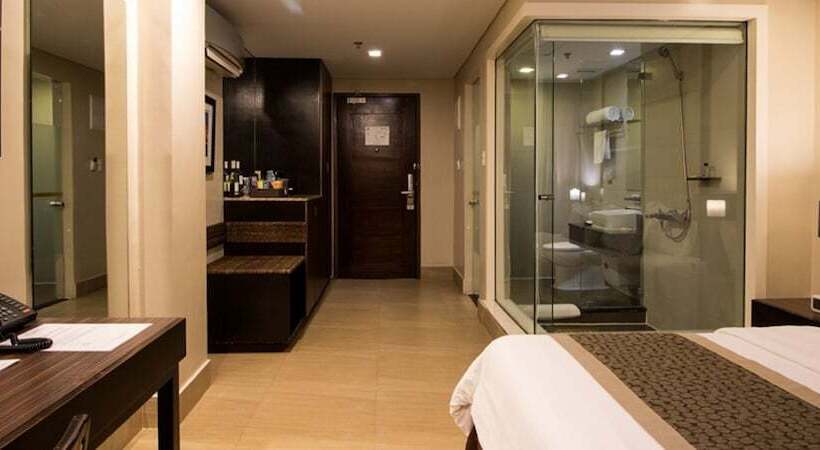 Goldberry Suites & Hotel Mactan