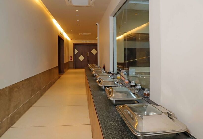 Отель Golden Tulip Candolim, Goa