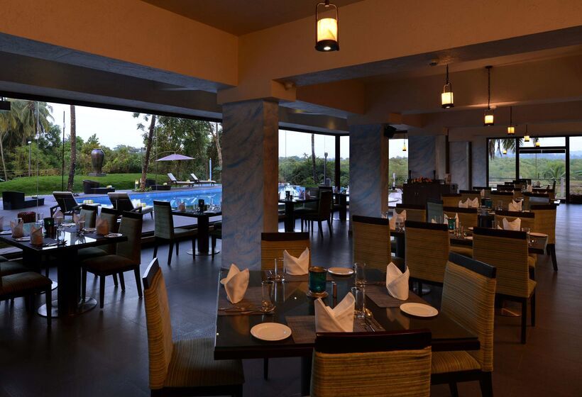Отель Golden Tulip Candolim, Goa