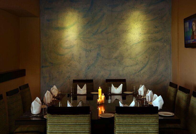 Отель Golden Tulip Candolim, Goa