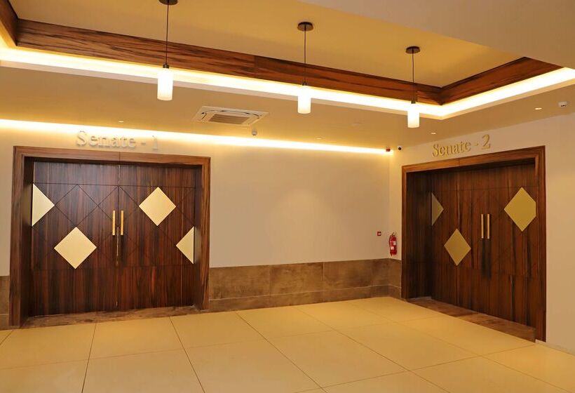 Отель Golden Tulip Candolim, Goa