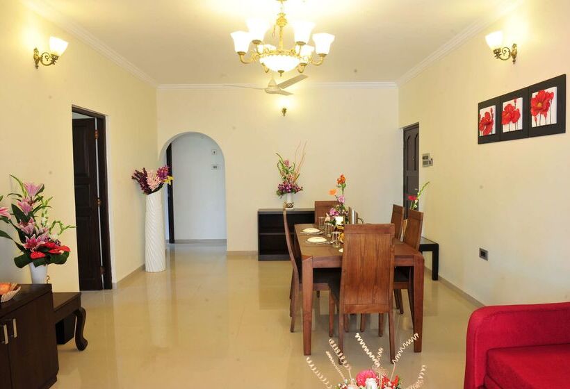 Отель Golden Tulip Candolim, Goa