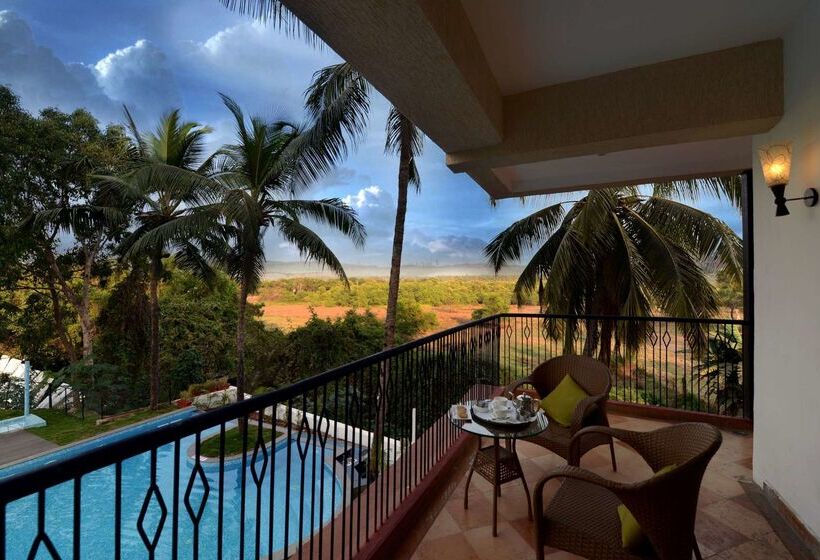 Отель Golden Tulip Candolim, Goa