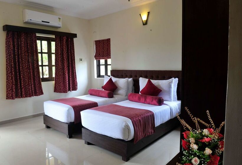 Отель Golden Tulip Candolim, Goa