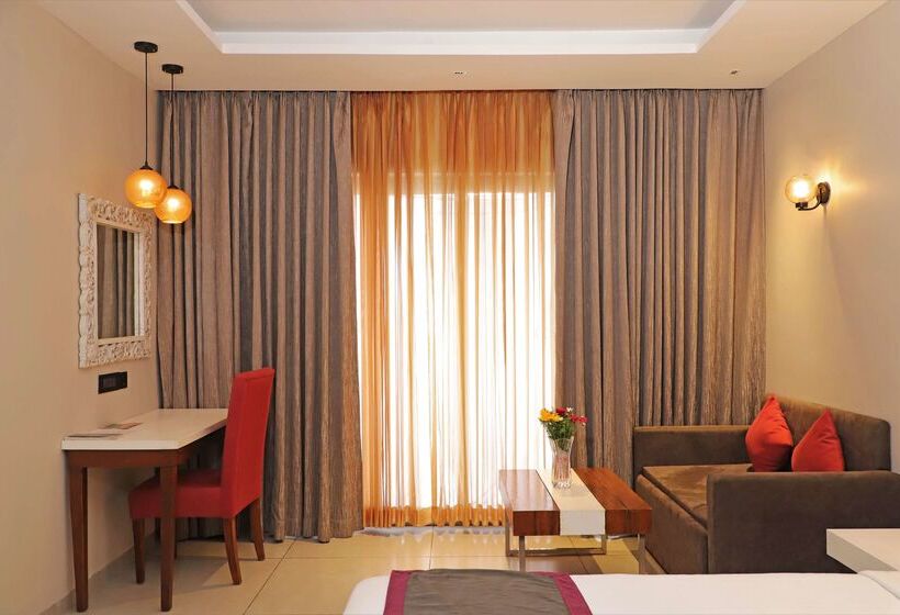 Отель Golden Tulip Candolim, Goa