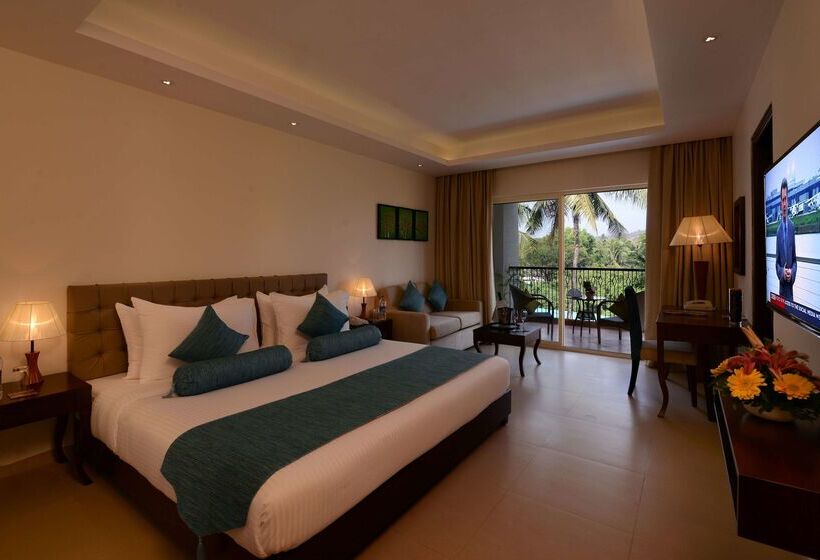 Отель Golden Tulip Candolim, Goa