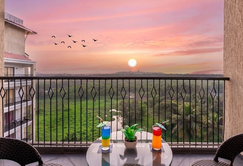 Отель Golden Tulip Candolim, Goa