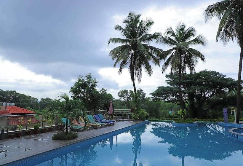 Отель Golden Tulip Candolim, Goa