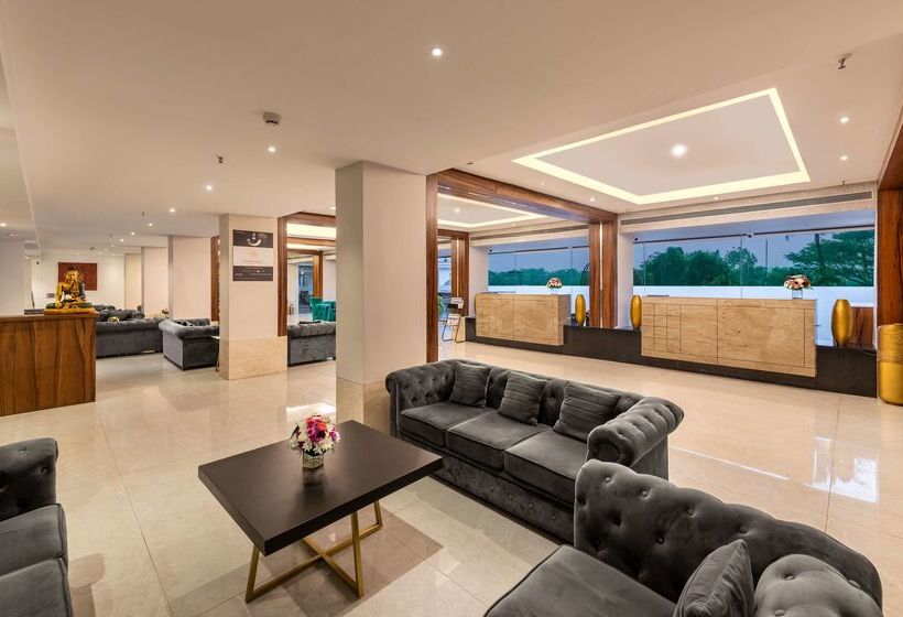 Отель Golden Tulip Candolim, Goa