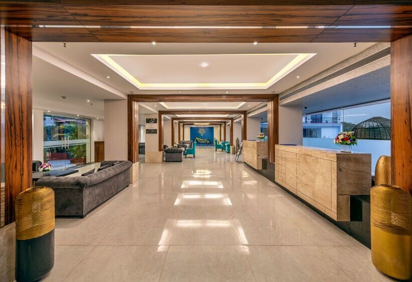 Отель Golden Tulip Candolim, Goa