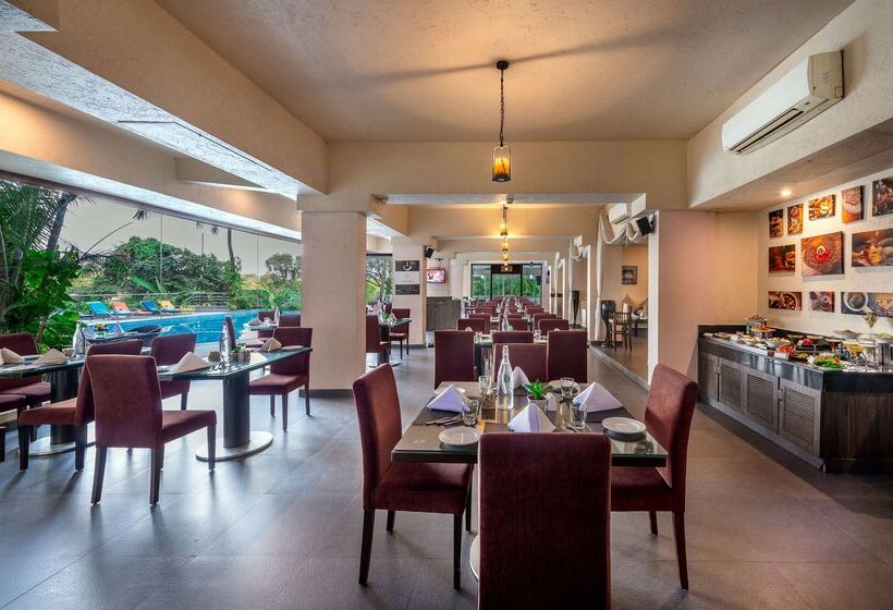 Отель Golden Tulip Candolim, Goa