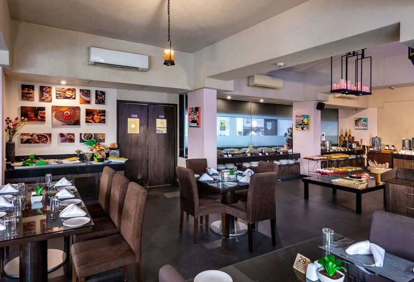 Отель Golden Tulip Candolim, Goa