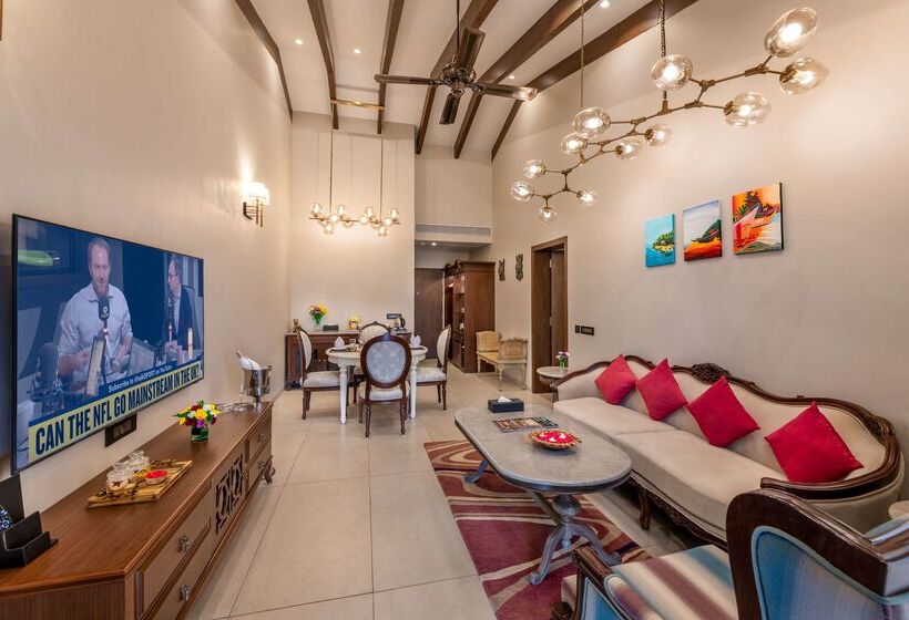 Отель Golden Tulip Candolim, Goa