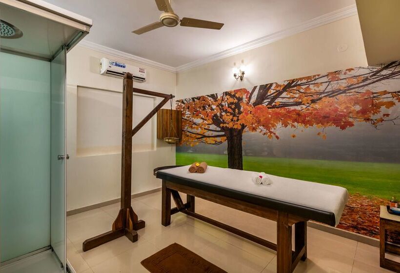 Отель Golden Tulip Candolim, Goa