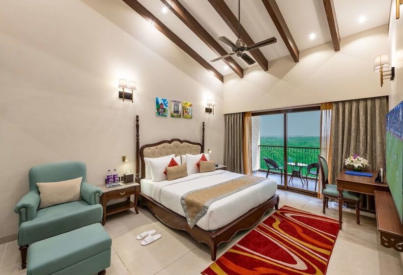 Отель Golden Tulip Candolim, Goa