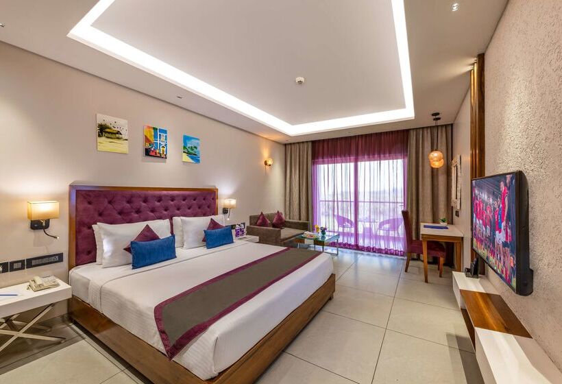 Отель Golden Tulip Candolim, Goa