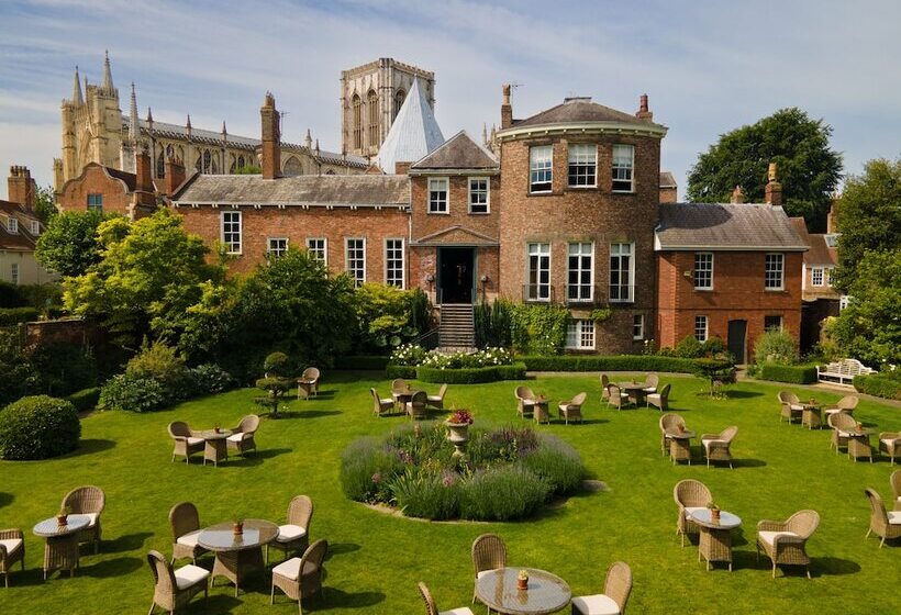 Отель Grays Court