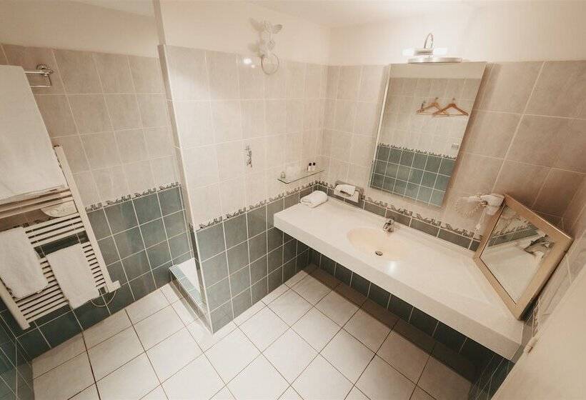 Отель Château De La Barge