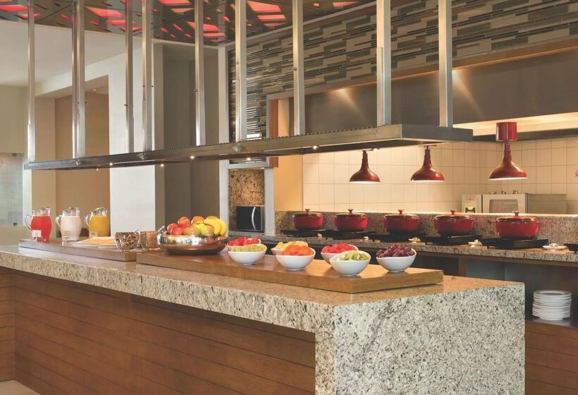 Отель Hyatt Place San Jose Pinares