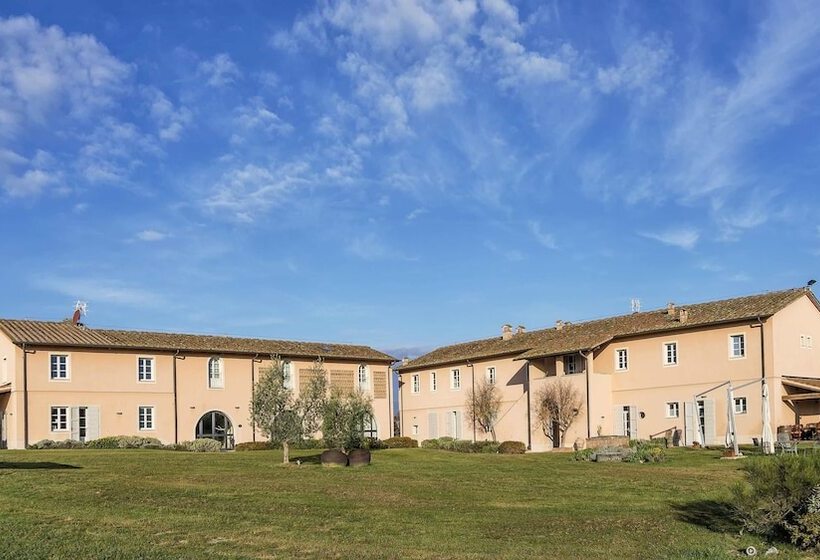 Отель Le Sodole Country Resort & Golf