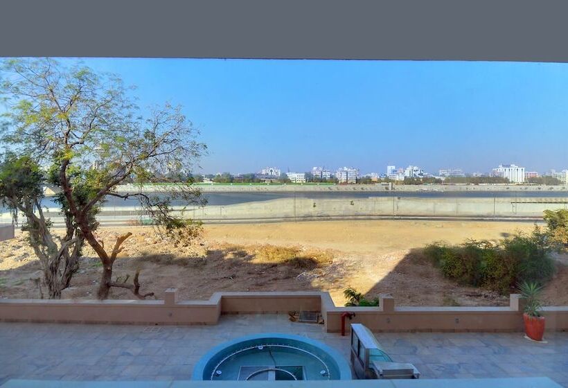 酒店 Lemon Tree Premier “the Atrium” Ahmedabad