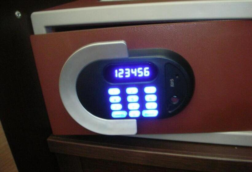 ホテル Lewisrooms Domo