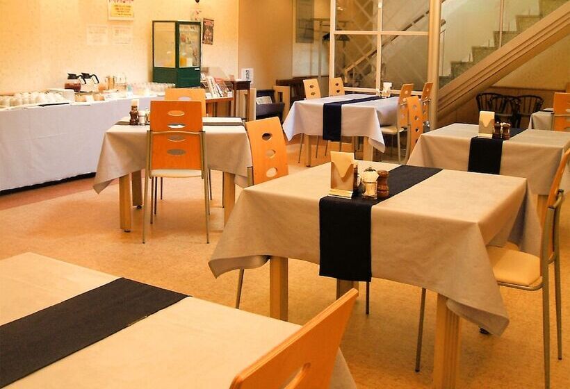 בית מלון כפרי Livemax Budget Sapporo