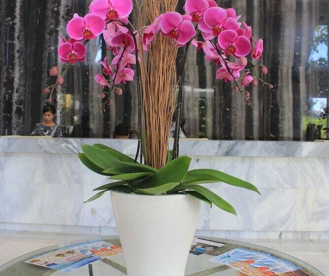 ホテル Lv8 Resort