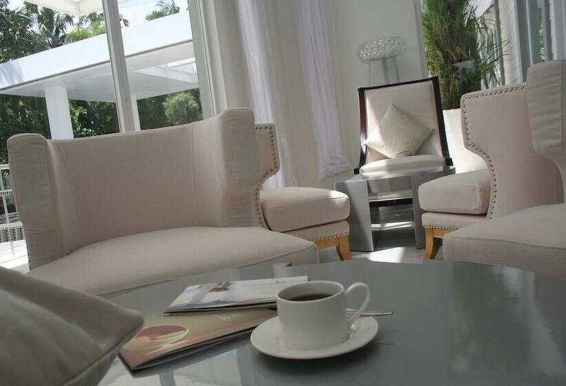 ホテル Lv8 Resort