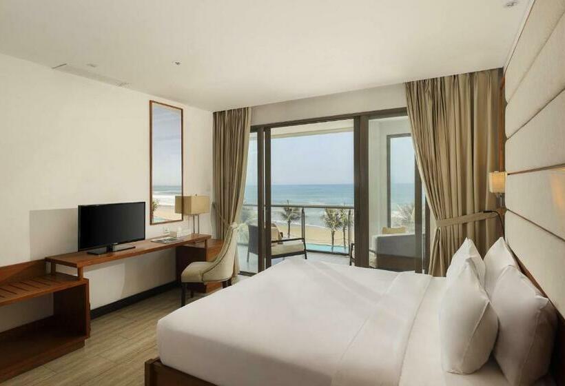 Отель Lv8 Resort