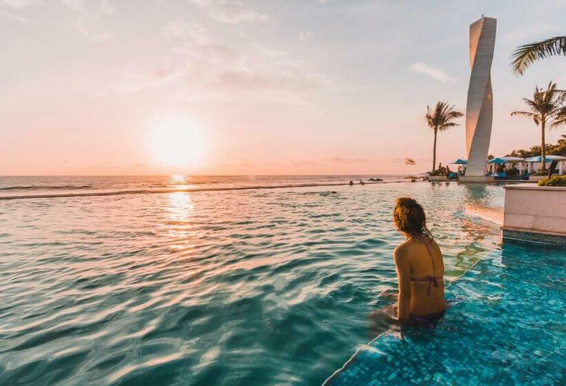 ホテル Lv8 Resort