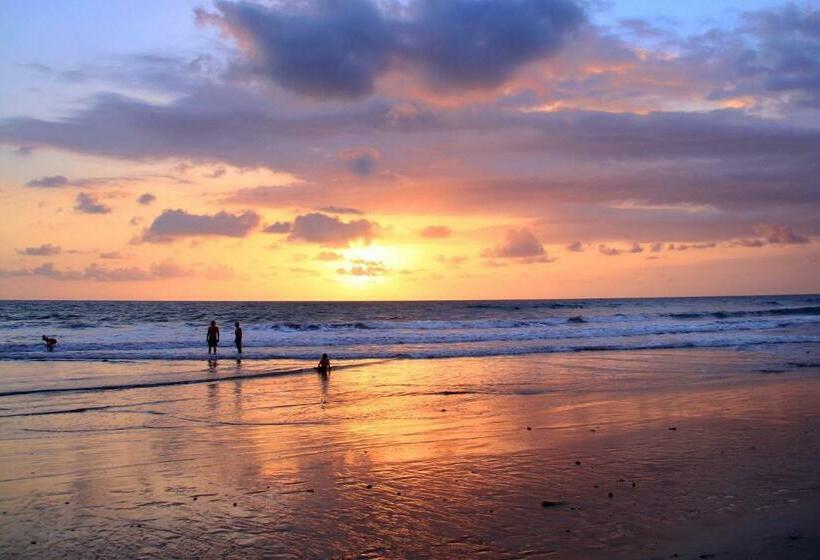 ホテル Lv8 Resort