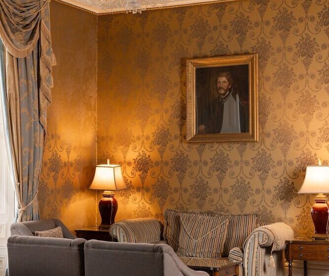 فندق Manor House Country