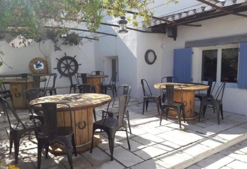 ホテル Mas De Calabrun