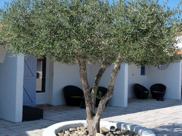 ホテル Mas De Calabrun