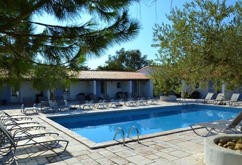 ホテル Mas De Calabrun