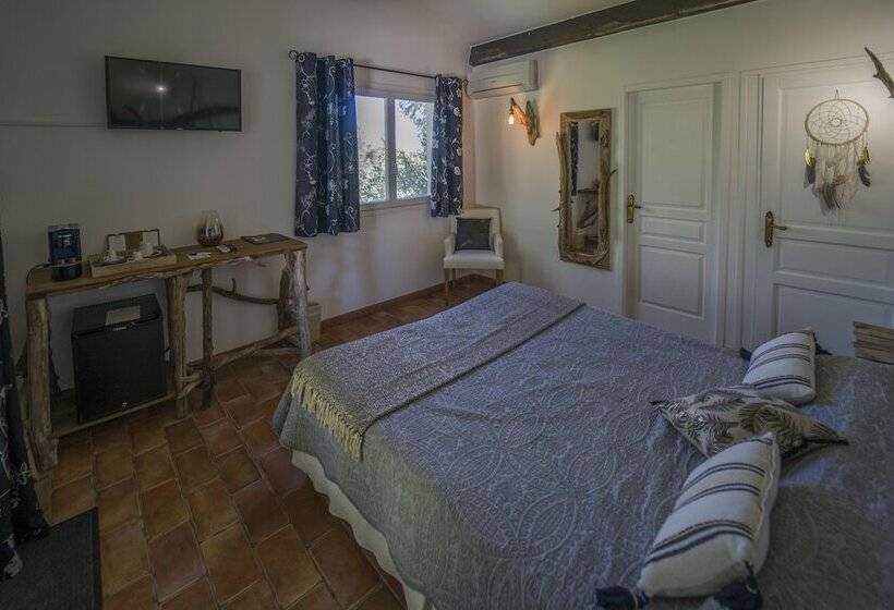 ホテル Mas De Calabrun