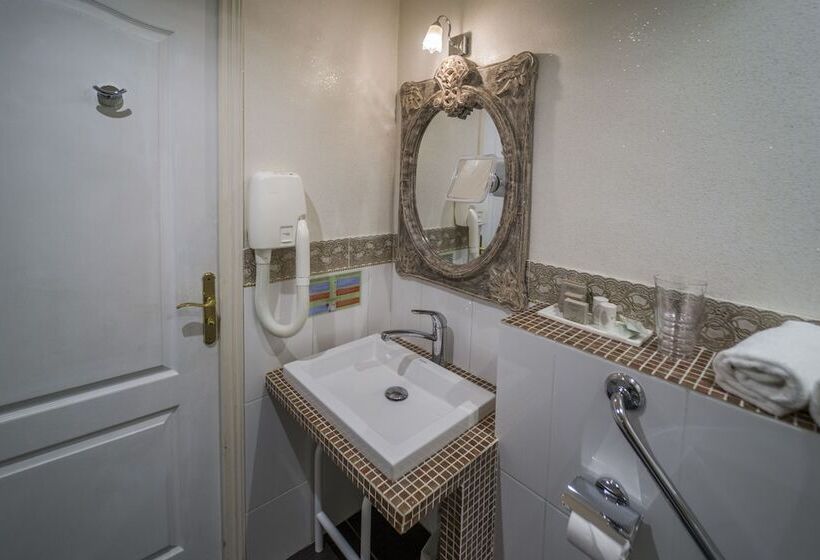 ホテル Mas De Calabrun