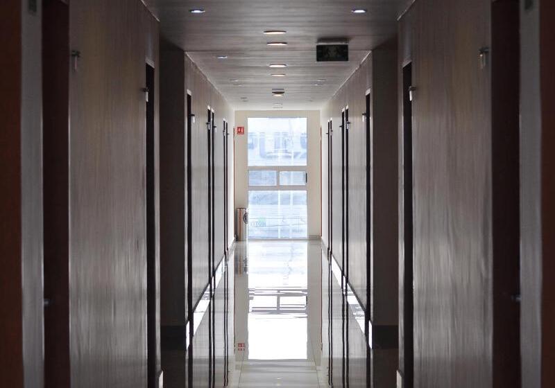 酒店 Mision Express Monterrey Aeropuerto La Fe