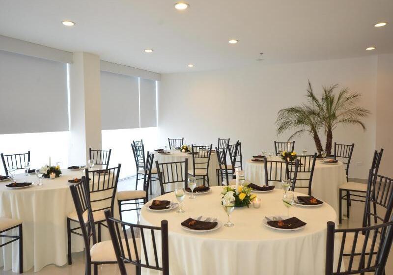 酒店 Mision Express Monterrey Aeropuerto La Fe