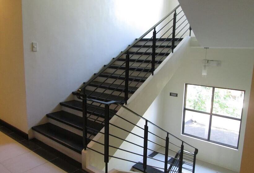 Hotel One Crescent Place