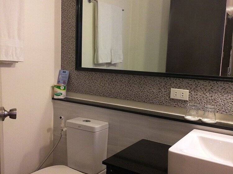 Hotel One Crescent Place