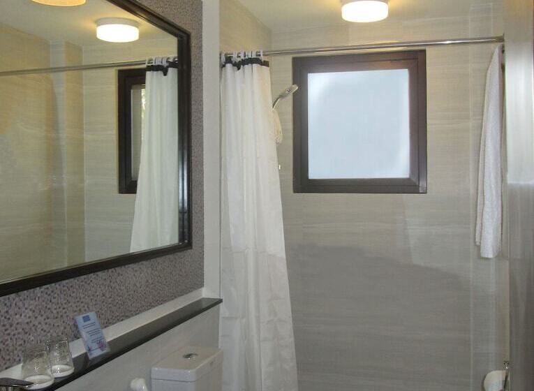 Hotel One Crescent Place