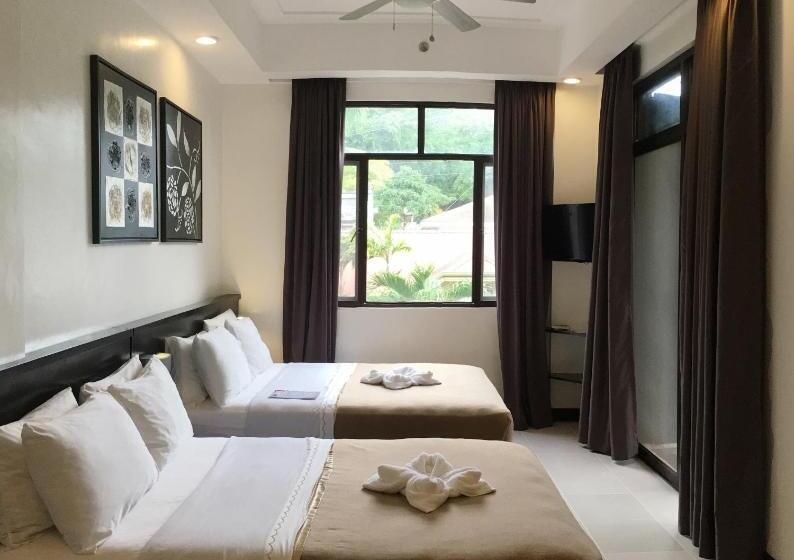 Hotel One Crescent Place